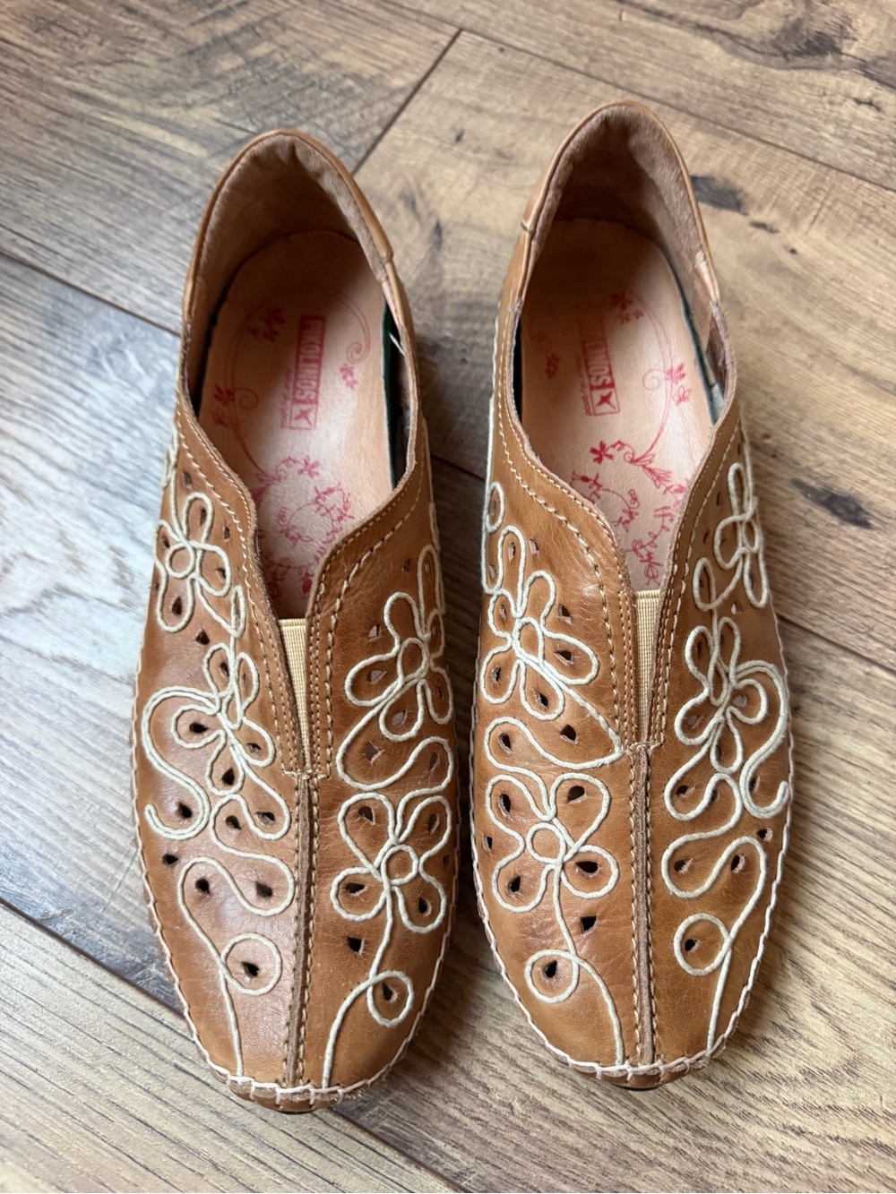Pikolinos Tan Leather Floral Cutout Loafers EU 39 Handstitched Boho Flats